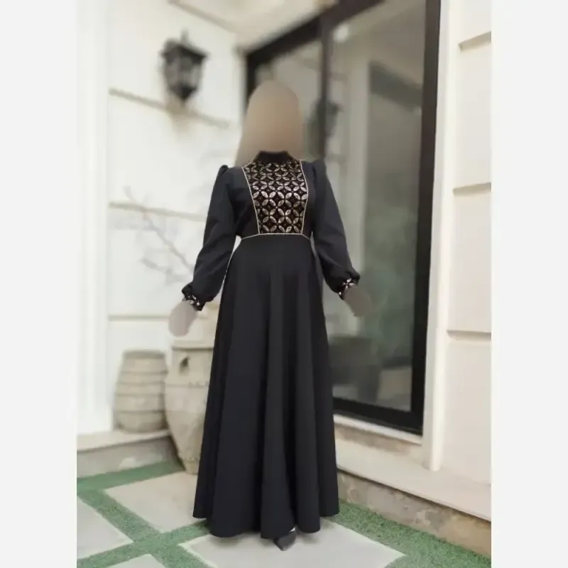 پیراهن زنانه طرح مهسا جنس کرپ مازراتی و خرجکار مخمل هندی رنگ مشکی