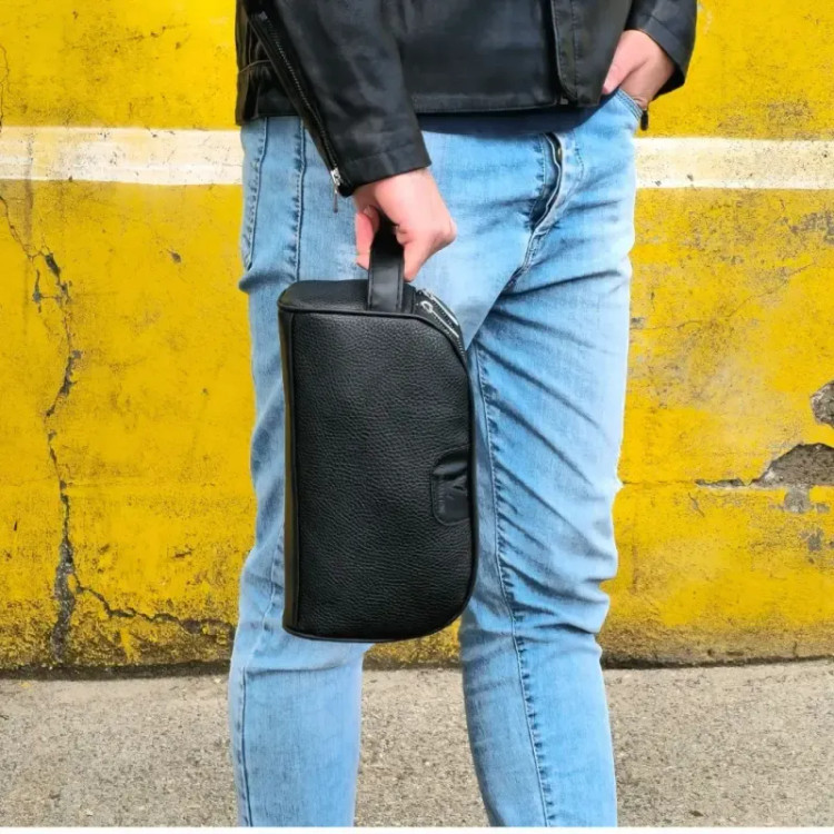 کیف دستی مردانه اسپرت طرحدار چرم صنعتی دو خانه بند دستی