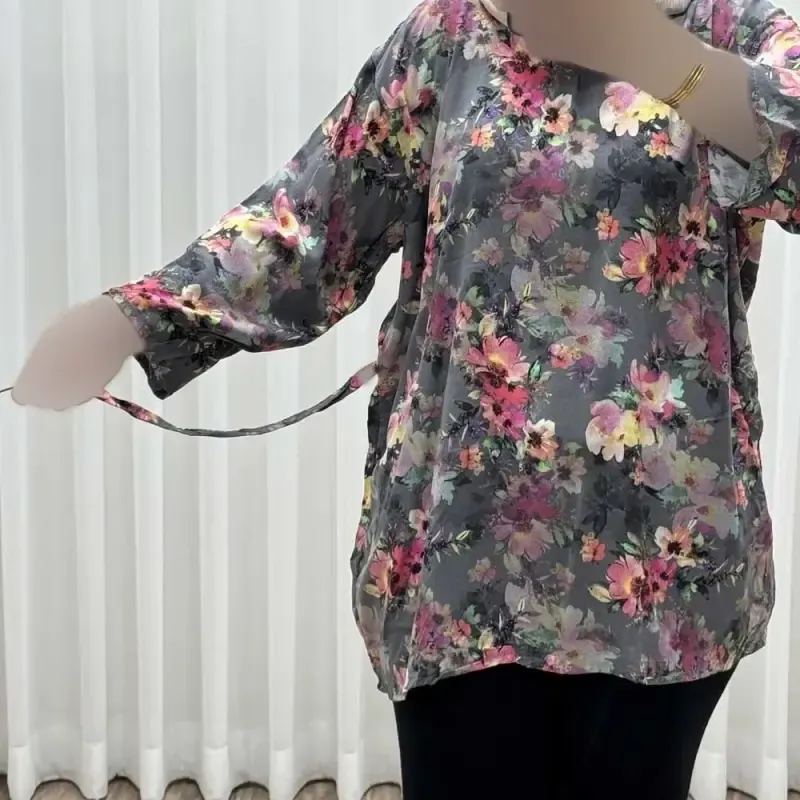 بلوز زنانه نخی مدل گل یخی فری سایز مناسب تا سایز 54
