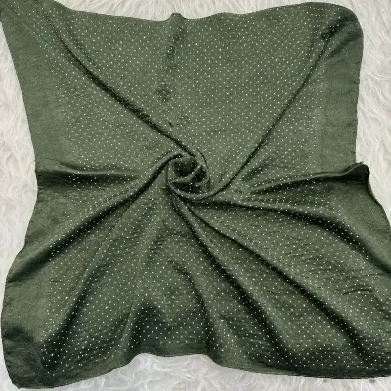 مینی اسکارف مجلسی گارزا نگین دار ابعاد 70 در 70 سانتی متر