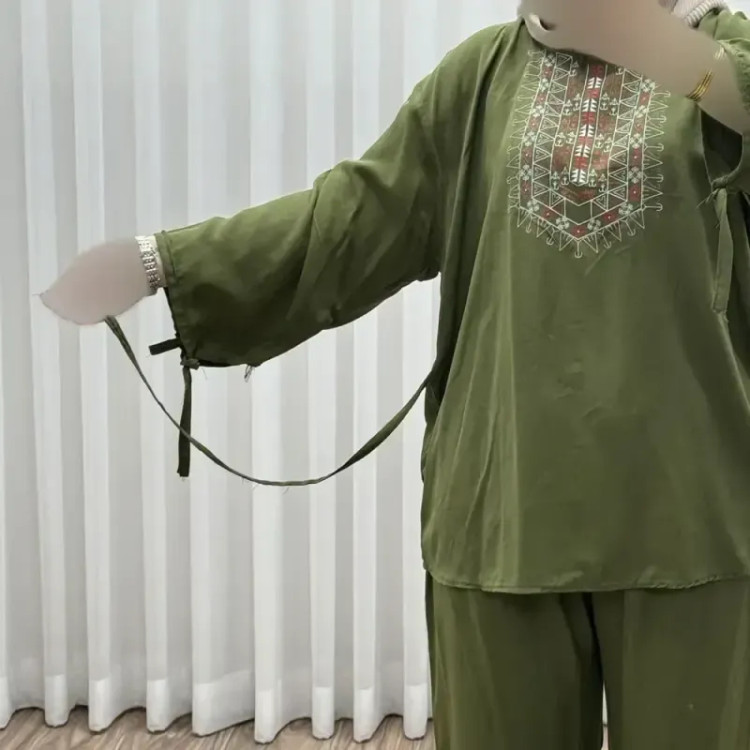 بلوز شلوار نخی مدل آیدا چاپی فری سایز مناسب تا سایز 50 شسته شده بدون آبرفت و رنگ رفت کمربند دار چهار فصل
