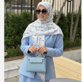 روسری نخ طرح ماهور سرمه ای اشکال هندسی ریز روزمره و مهمانی