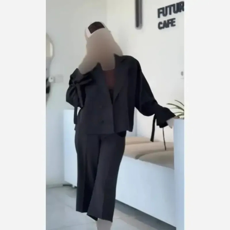 کت شلوار زنانه مازراتی واید لگ سایز 38 تا 48 رنگ مشکی شکلاتی استخوانی