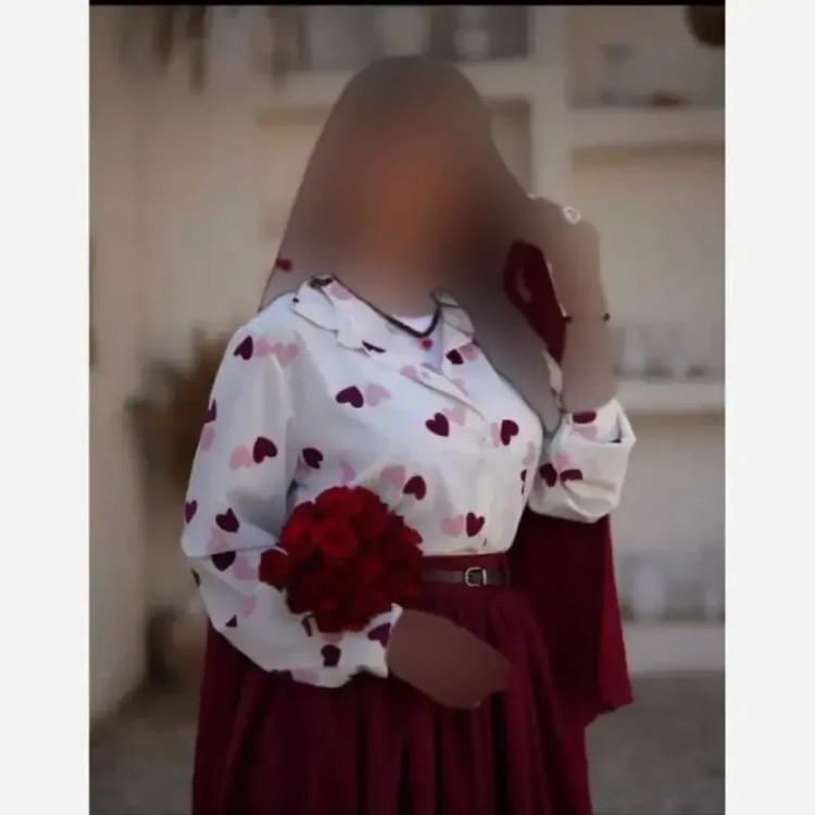 ست شومیز و دامن زنانه مدل قلبی جنس بوگاتی و مازراتی با کمربند سایز 38 تا 48