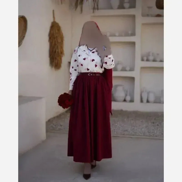 ست شومیز و دامن زنانه مدل قلبی جنس بوگاتی و مازراتی با کمربند سایز 38 تا 48