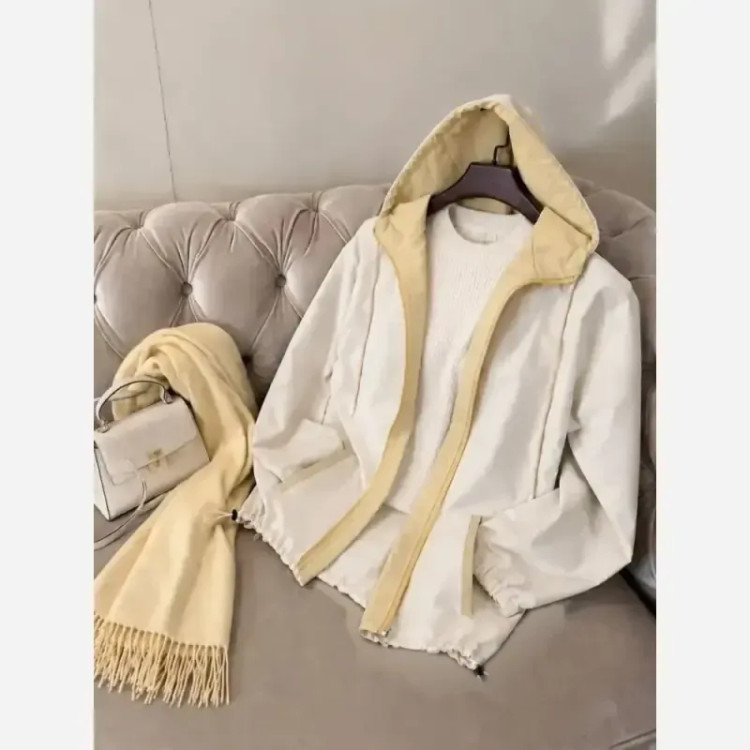 بارونی کوتاه زنانه مدل سانای جنس کتان تی سی کلاهدار و زیپ دار