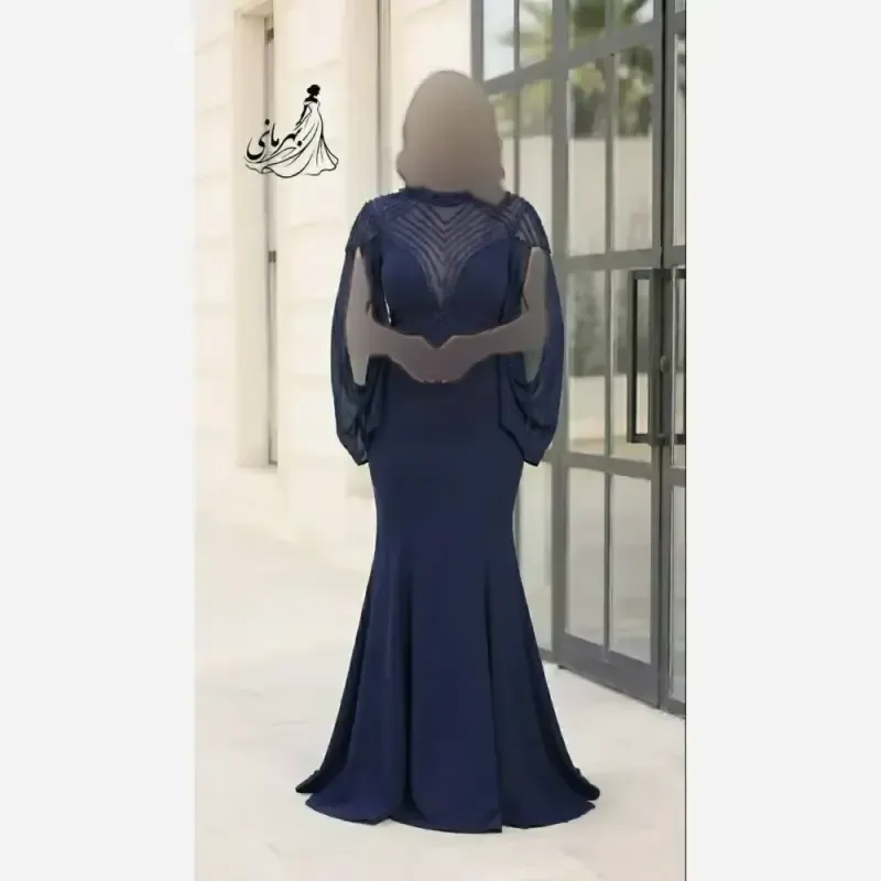 ماکسی مجلسی زنانه پارچه مازراتی دیزاین شده با سنگ کریستال کاپدار رنگ مشکی و سورمهای