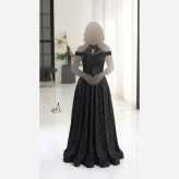 پیراهن مجلسی زنانه دانتل چمنی مشکی کاپدار نگین دار قد 155 سایز 38 تا 52 مدل روژین