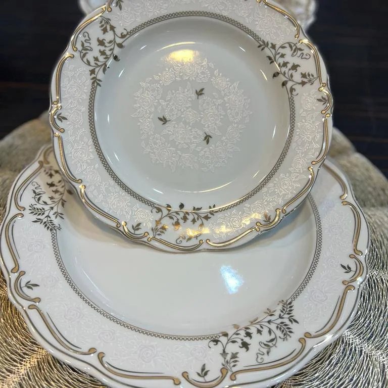 سرویس پائولا نیوبن چاینا