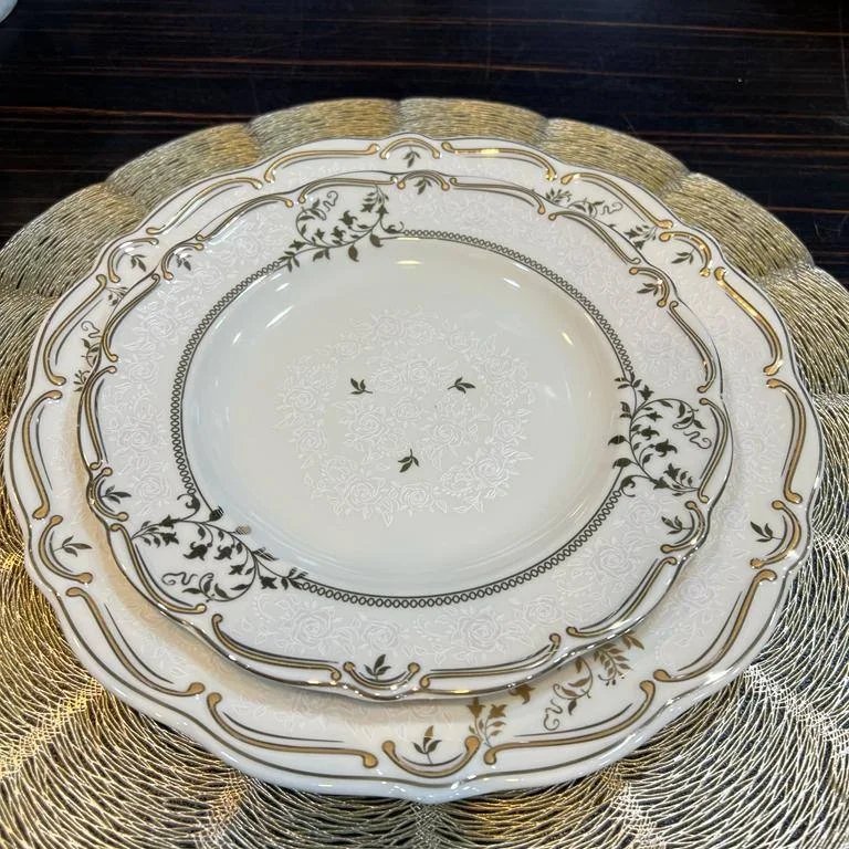 سرویس پائولا نیوبن چاینا