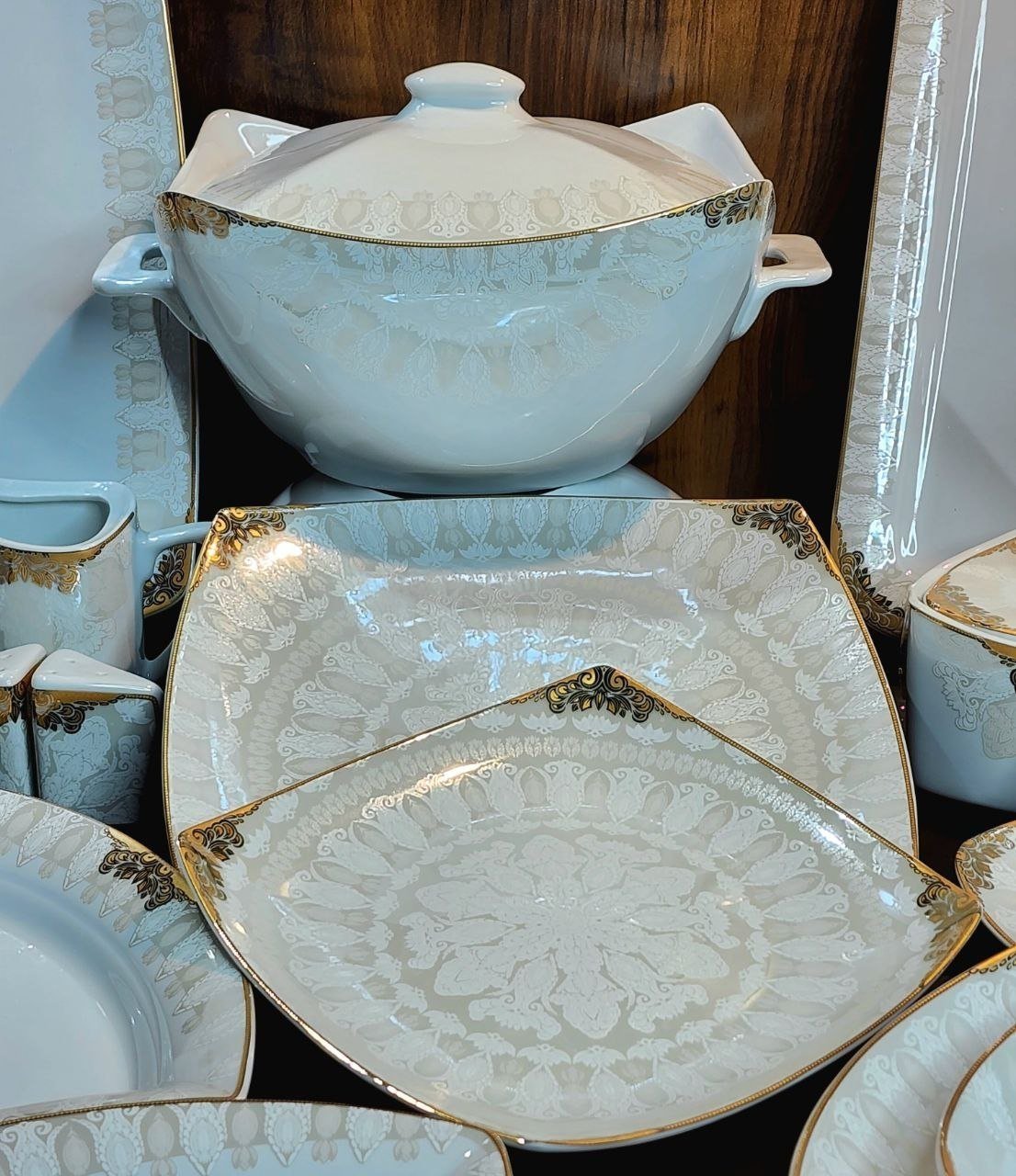 چینی پردیس منچستر طلایی