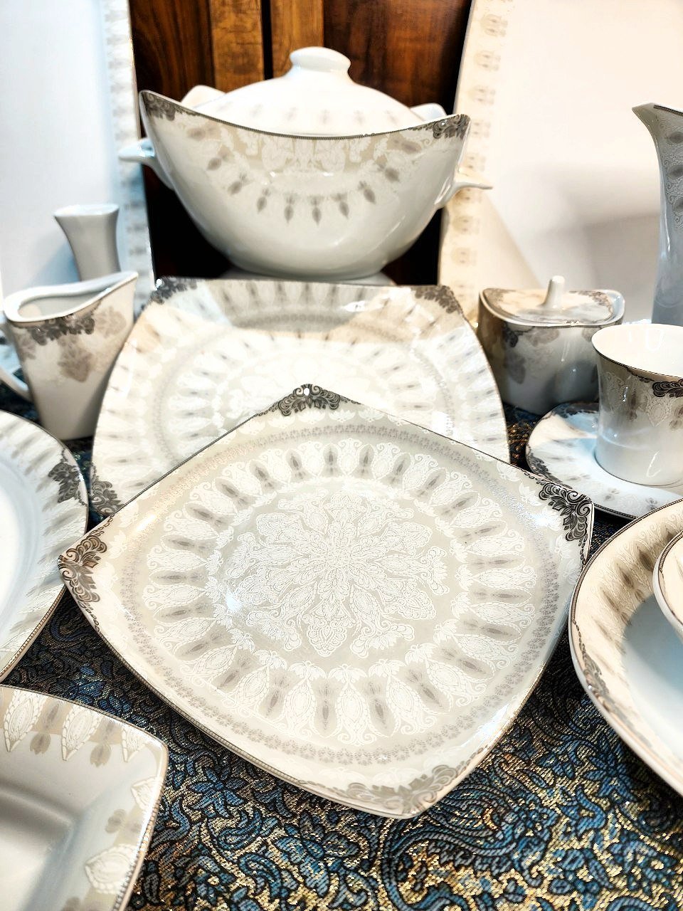 چینی پردیس منچستر پلاتین 105