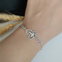 دستبند نقره زنانه طرح پروانه عیار 925 با روکش طلا سفید