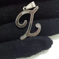پلاک گردنبند زنانه طرح حرف لاتین L استیل رنگ ثابت و ضد حساسیت نقره ای