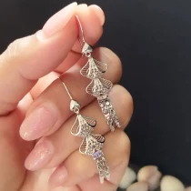 گوشواره نقره آویز زنانه عیار 925 روکش طلا سفید